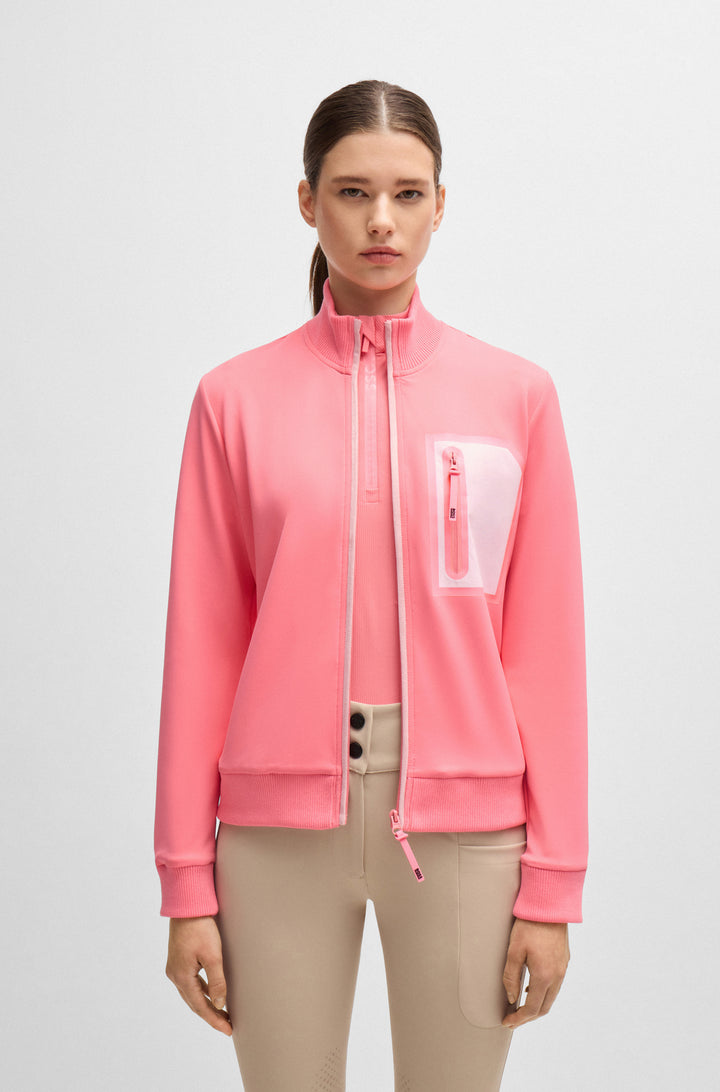 B5W1202-672_01_masterHgaFKAvAnQXJI