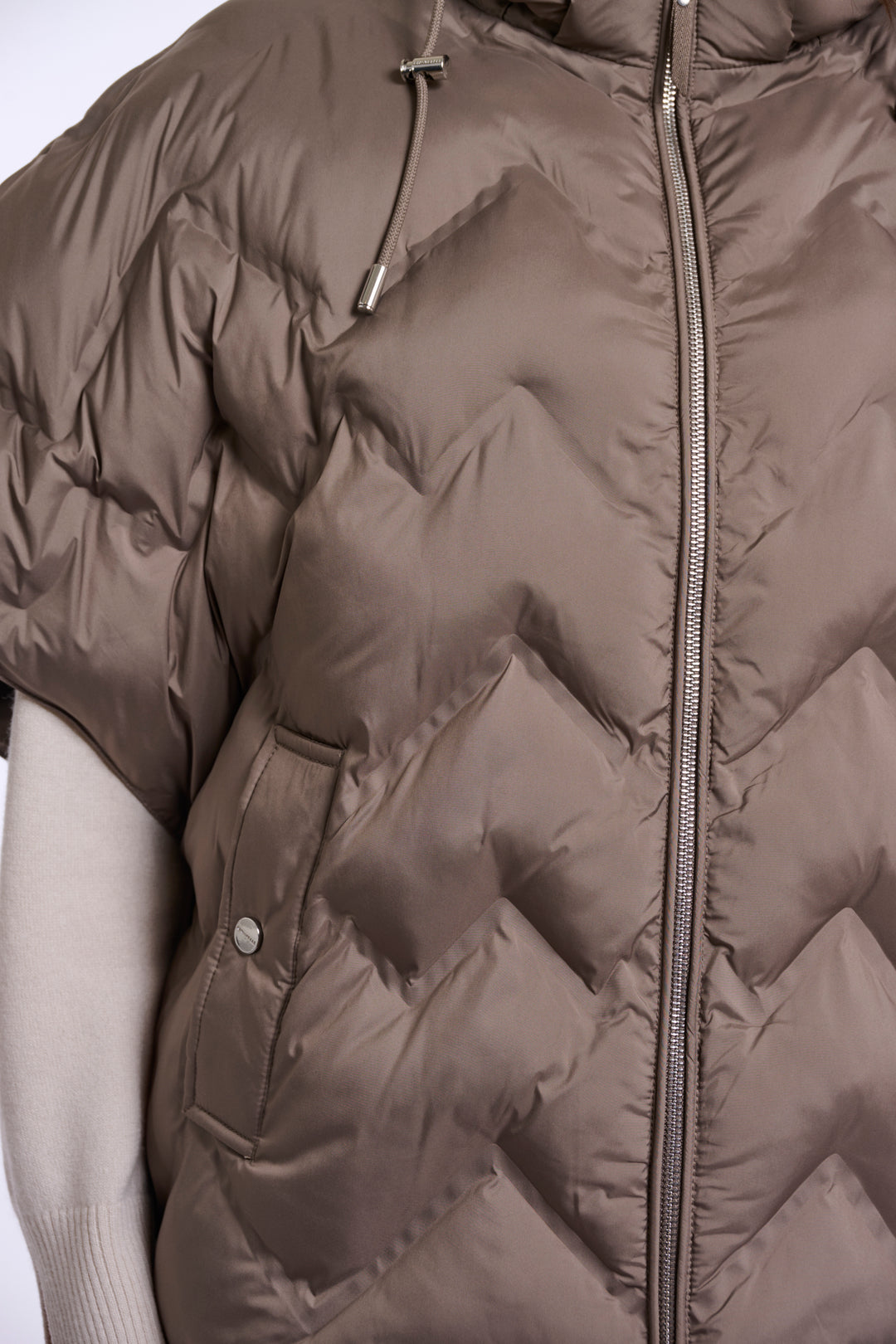 Rino & Pelle Cape Hilary