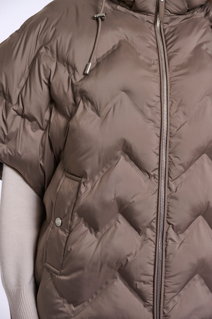 Rino & Pelle Cape Hilary