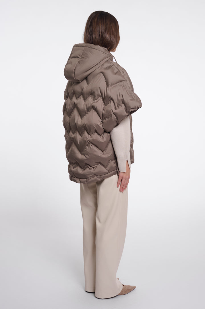 Rino & Pelle Cape Hilary