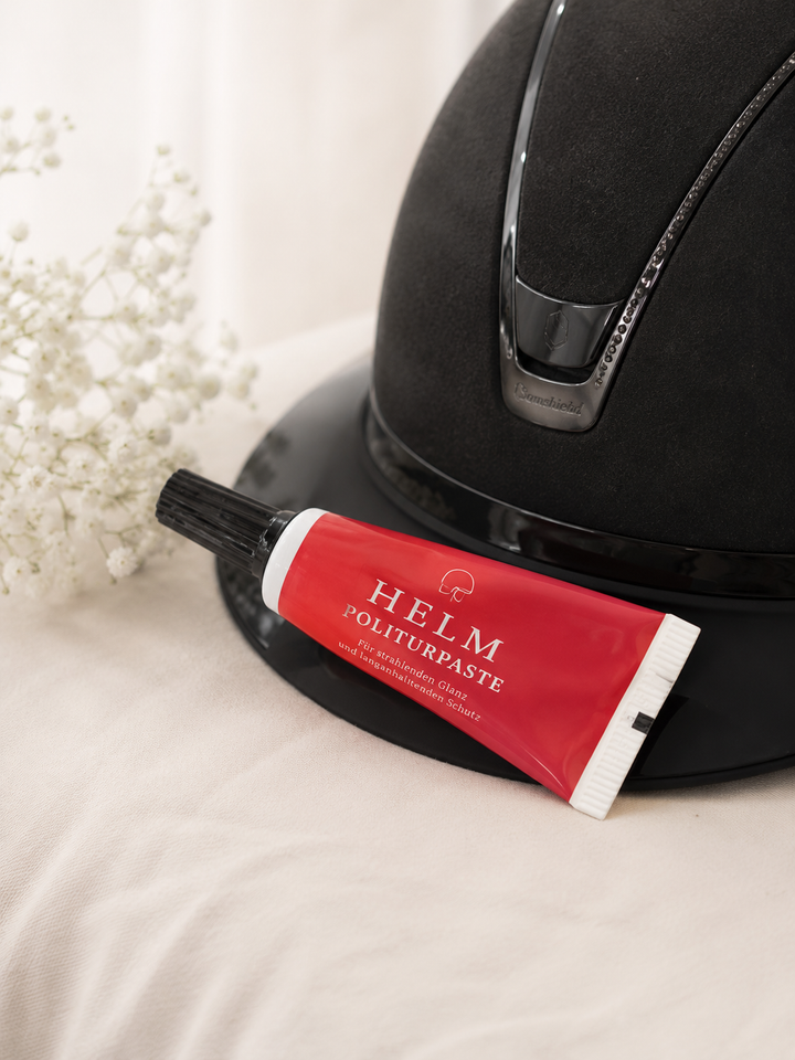 Helmet Polish Paste