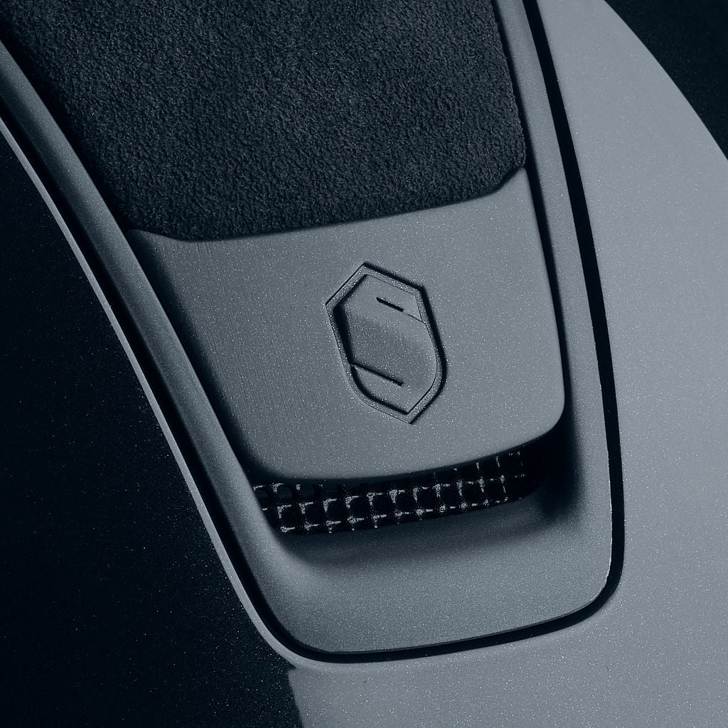 Miss-shadowglossy-V2-Alcantara-blue-03