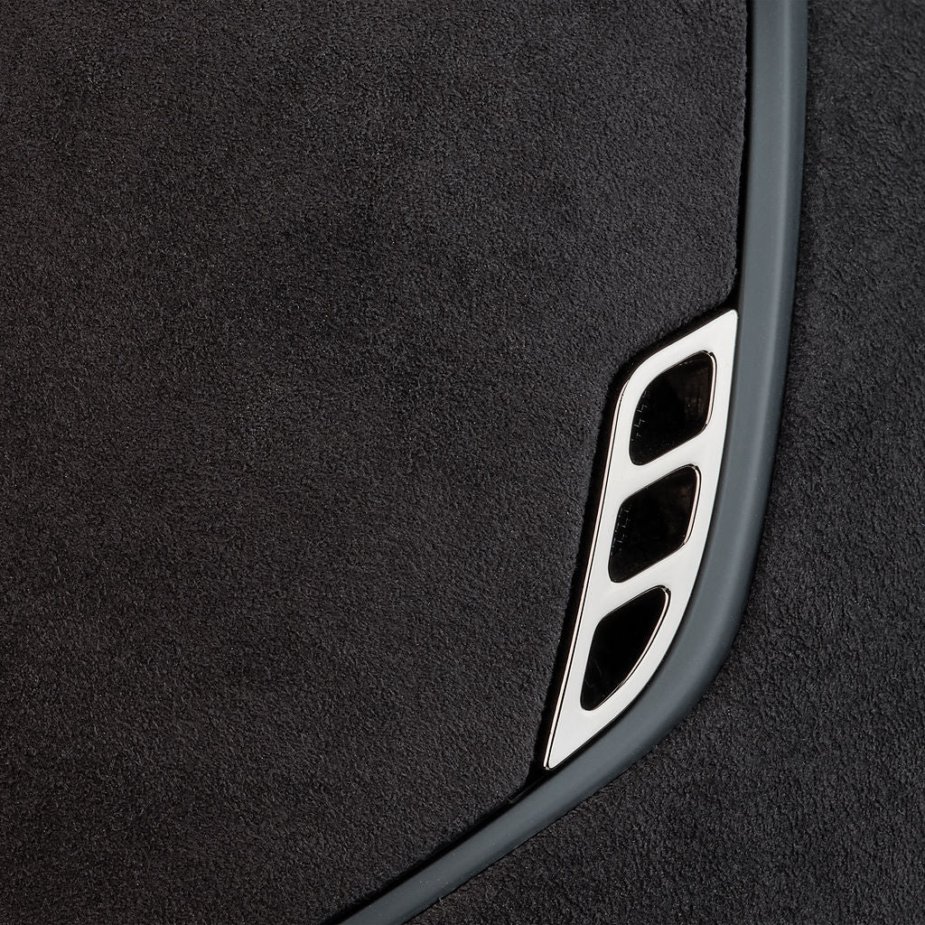 Premium-Miss-Alcantara-Black-03